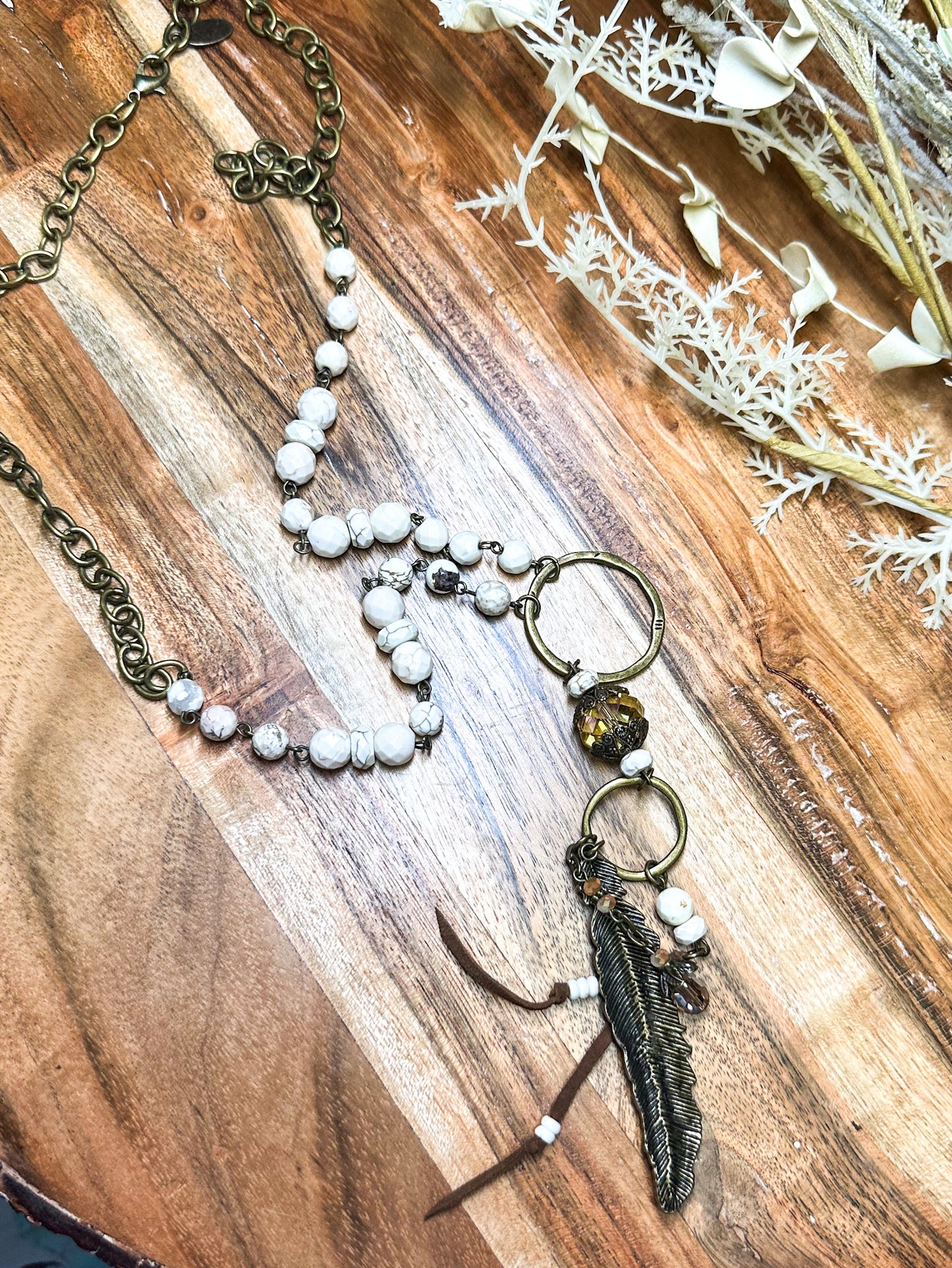 Off the Hoop Necklace, Cream