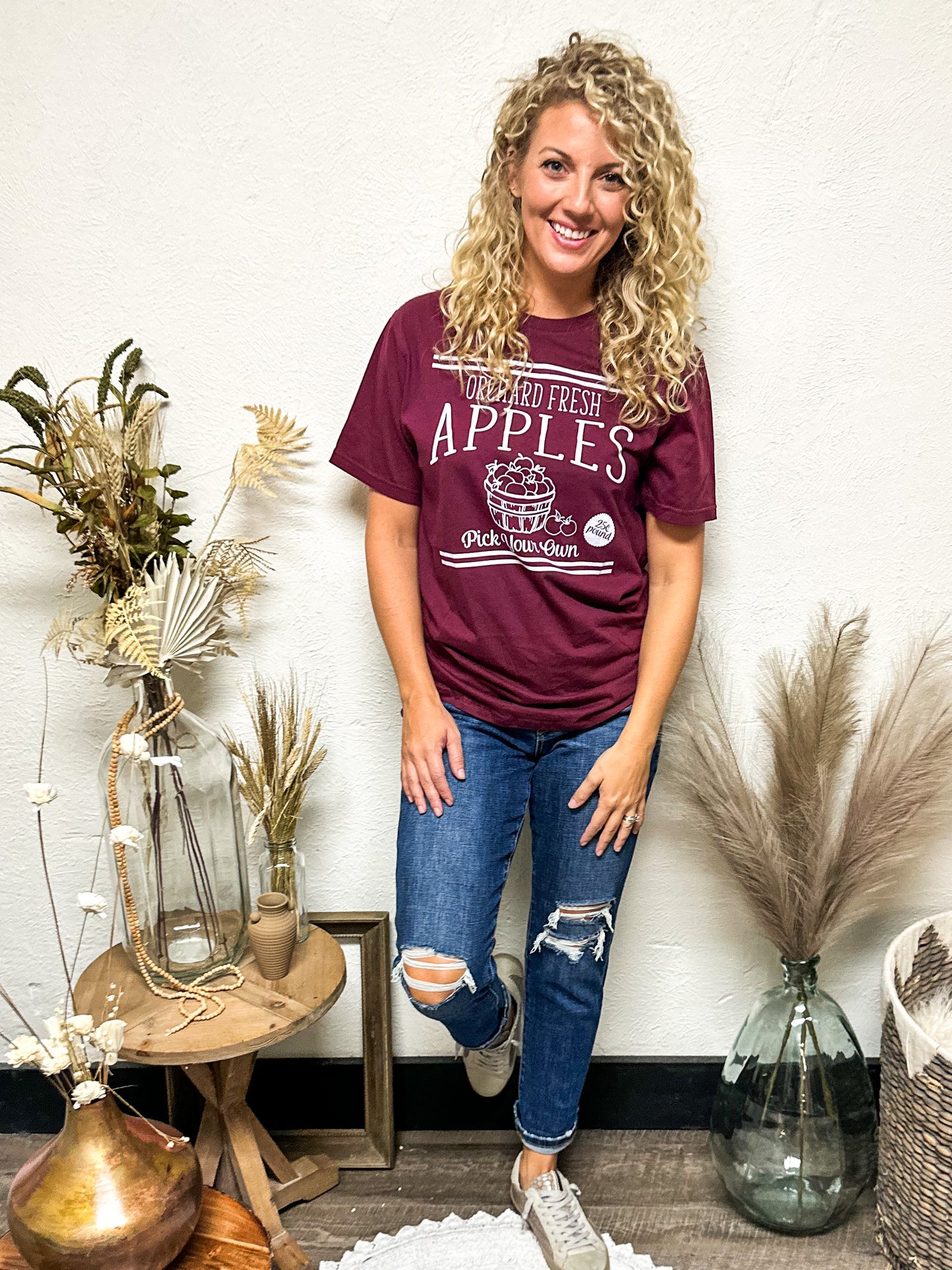 Orchard Fresh Apples Graphic Tee