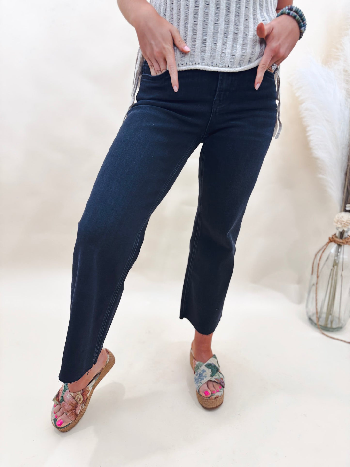 The Sawyer HR Ankle Flare, Black FM