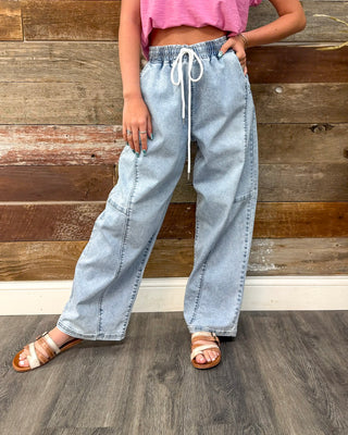 The Briggs Cropped Barrel Jean, Light Risen