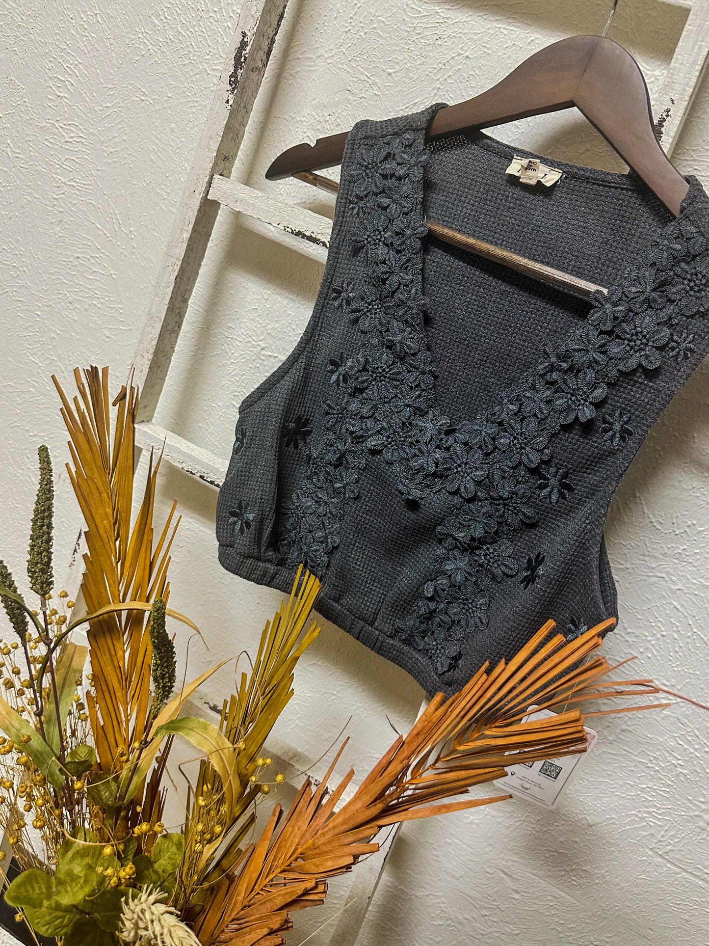 Best Look Lace Crop Top, Charcoal