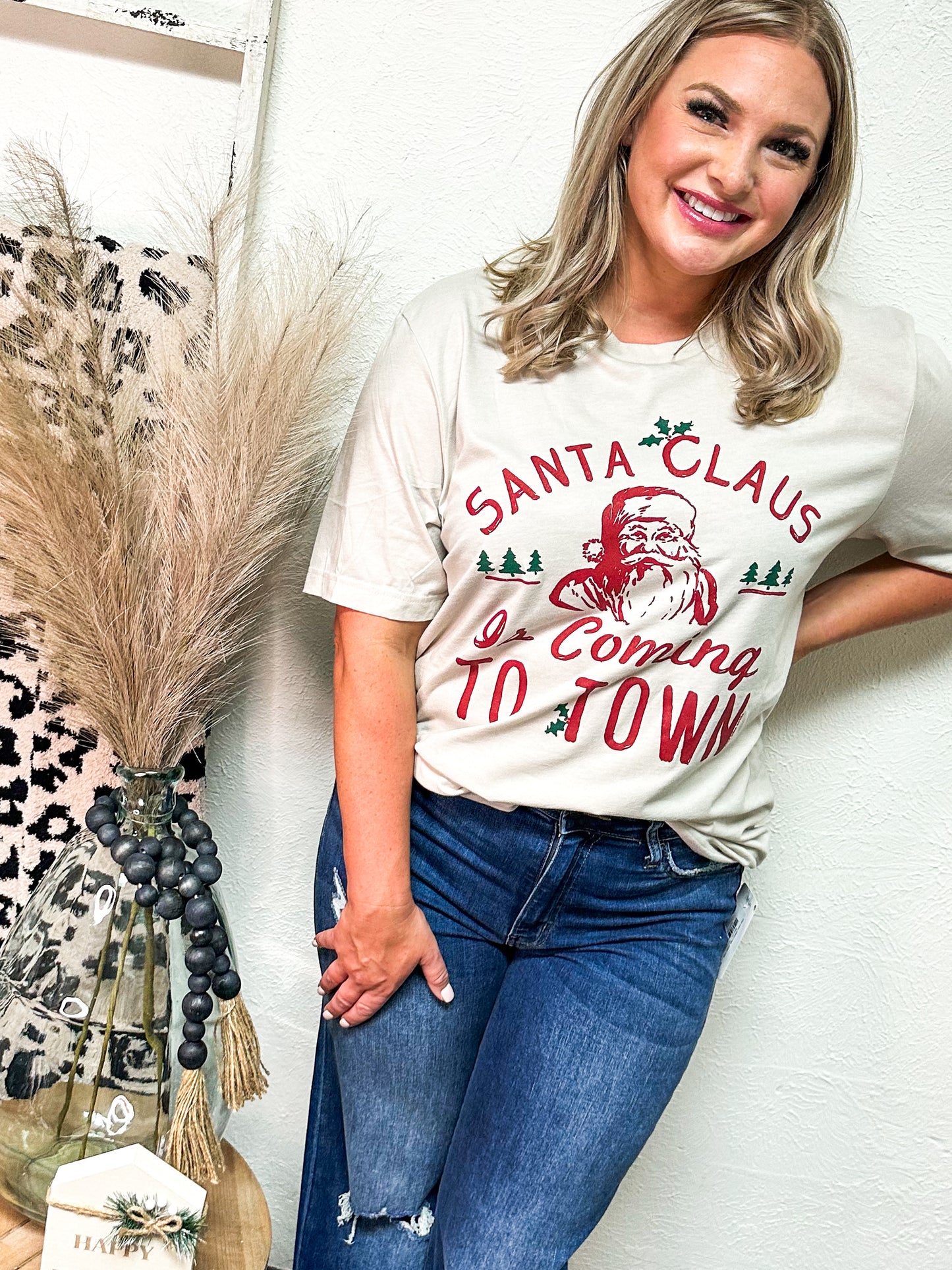 Here Comes Santa Graphic Tee, Ivory