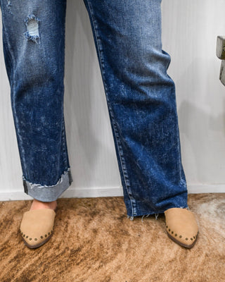 The Connor MR Straight Jean, Petra Medium